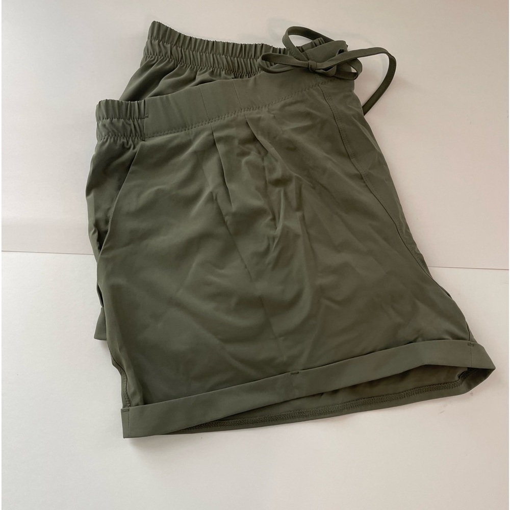 Army Green Zyia Active Shorts Drawstring Pockets Casual Comfort Size 3 XL